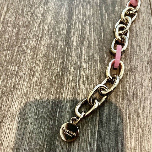KATE SPADE NEW YORK LOCK & SPADE CHAIN LINK BELT IN PINK